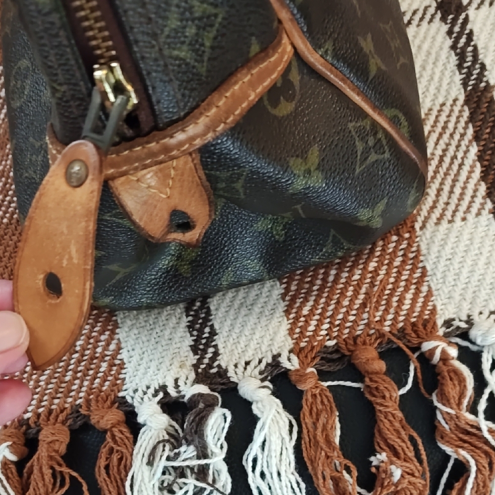 Louis Vuitton  Montorgueil PM Shoulder Bag - Picture 4 of 16